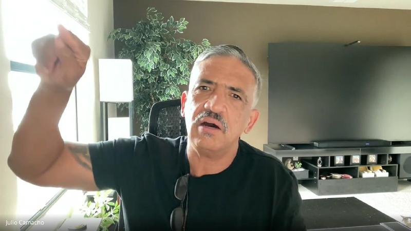 Si Fu marca com a mão a subida do segundo tom do Mandarim