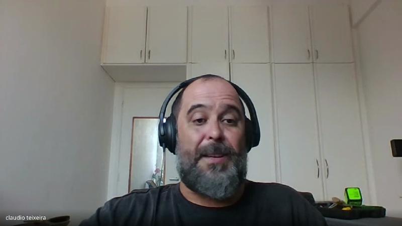 Claudio Teixeira comenta no início do encontro que não encontrou referência à bússola de alta precisão