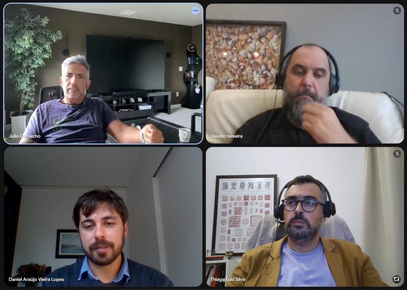 O painel atrás de Thiago Silva, com ideogramas arcaicos e selos, que serviu de gancho para a conversa