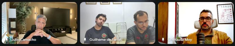 Si Fu de mãos juntas enquanto pergunta a Homero sobre o Hung Gar